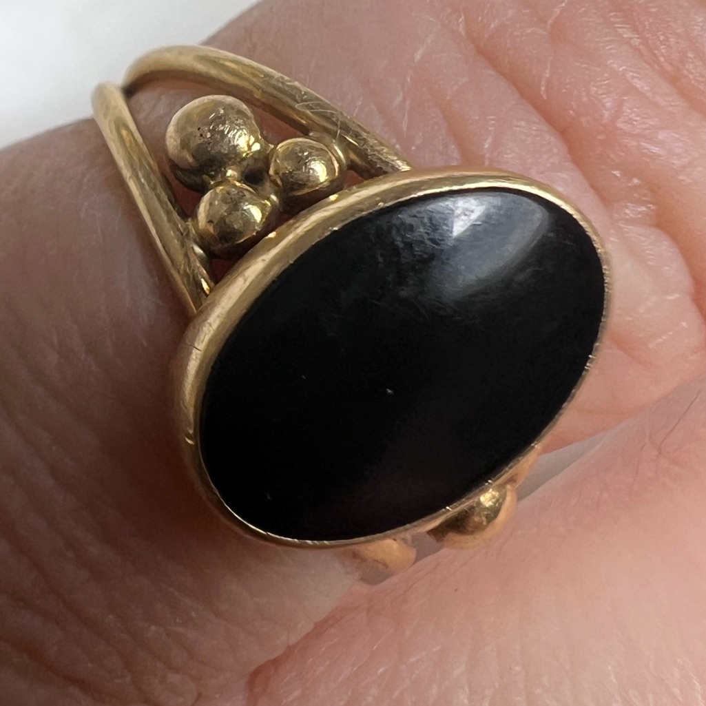 14k Gold Ring With Black Onyx Stone 3.11g Size 5.5
